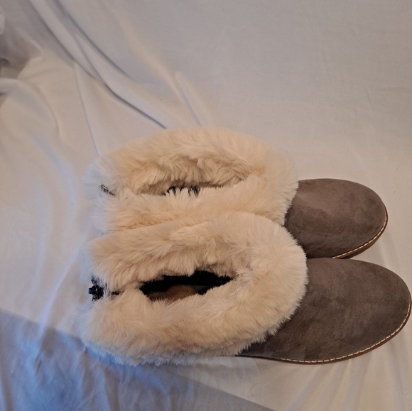 American Eagle Boots Faux Fur Cuff Gray Women's size 9-1/2 - Picture 6 of 8